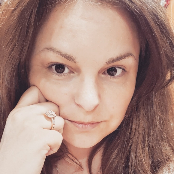 Meet your Posher, Christine - Picture 1 of 1